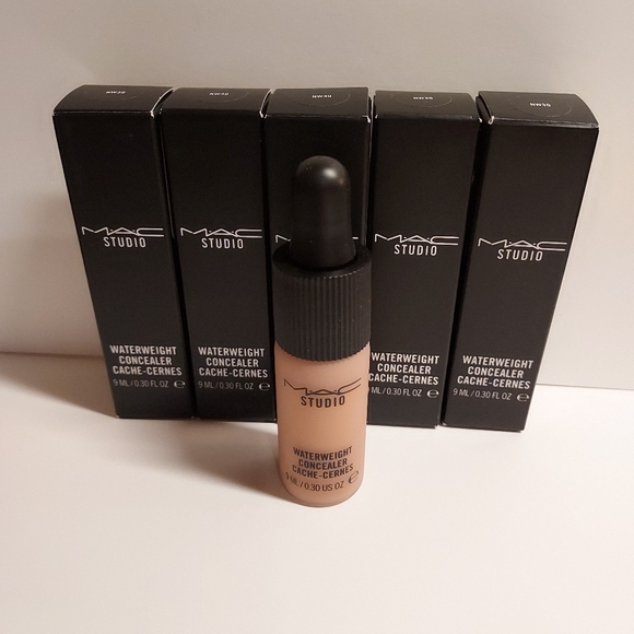 MAC Cosmetics Other - MAC Studio Waterweight Concealer *NW30*